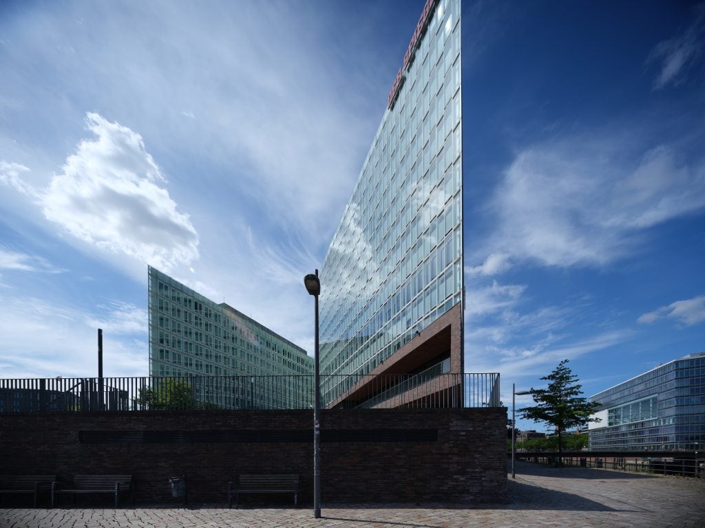 a non-axial perspective of the Spiegel building in Hambur